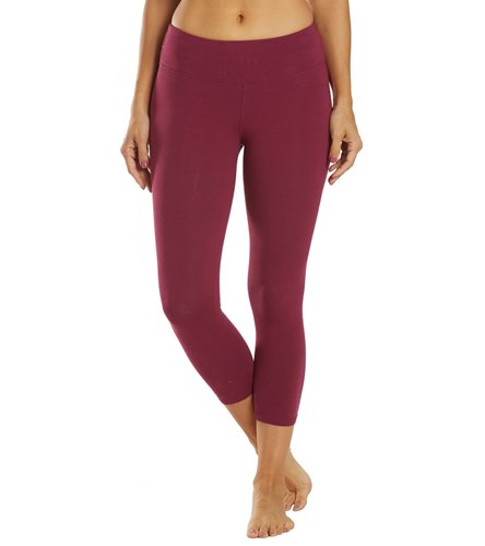 Hard Tail Flat Waist Yoga Capris at YogaOutlet.com - Free Shipping