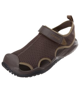 crocs with fuzz in them